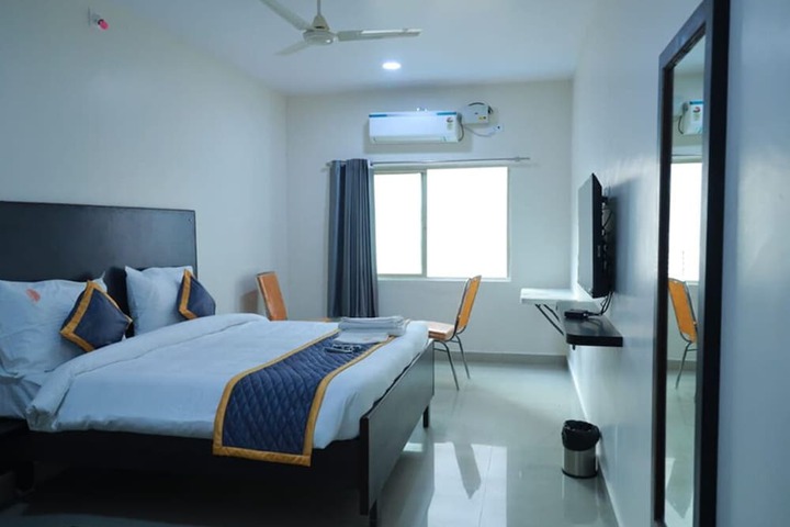 Room 2 of 6