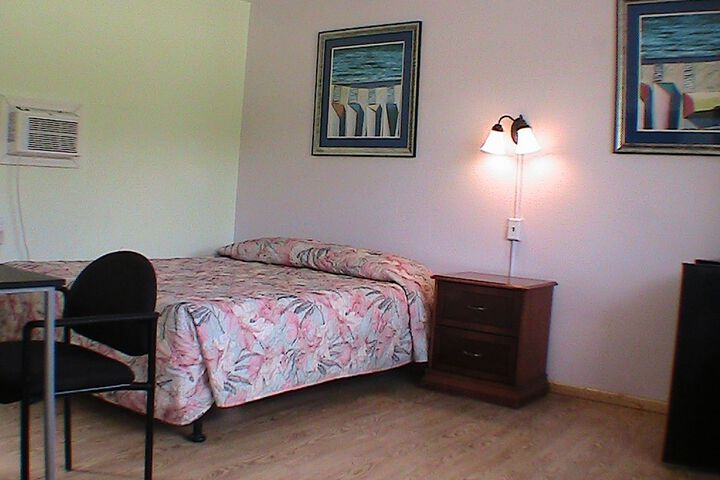 Room 5 of 32