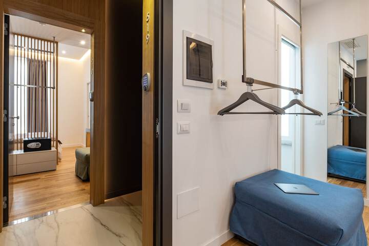 Room 10 of 76
