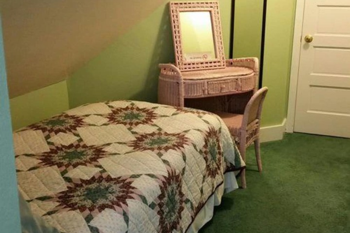 Room 15 of 26