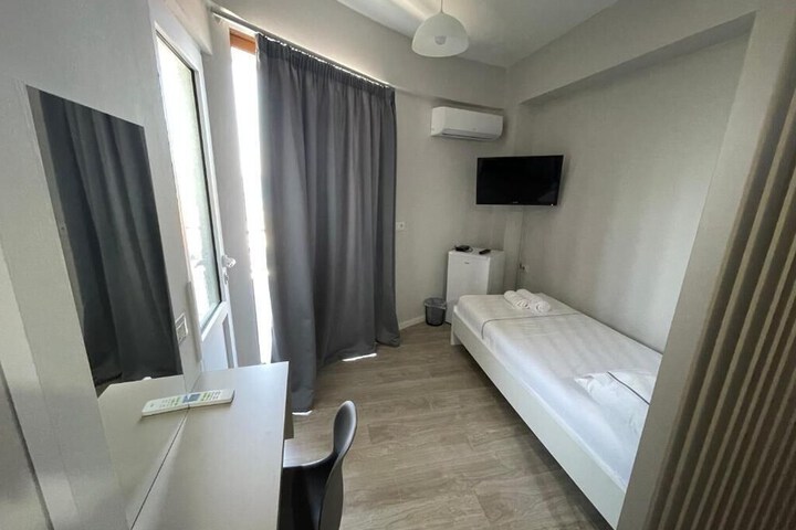Room 11 of 39