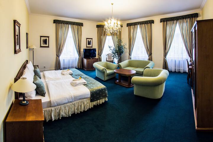 Room 29 of 90