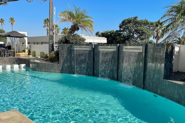 Pool 142 of 370