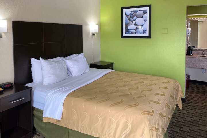 Room 11 of 35
