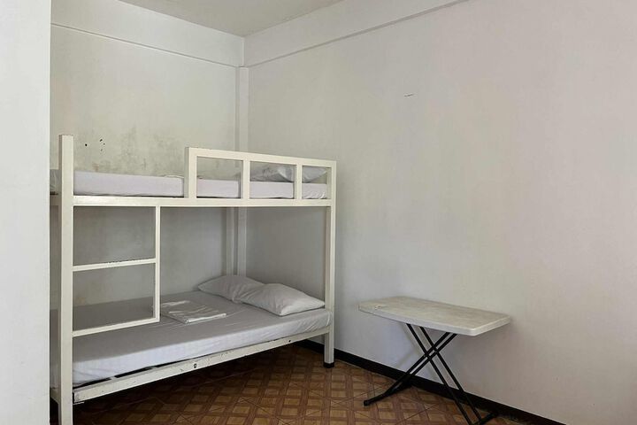 Room 4 of 35