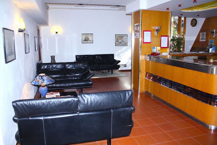 Hotel Lobby