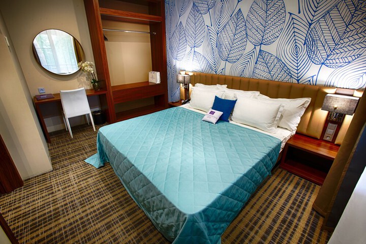 Room 28 of 116