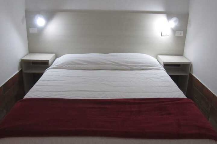 Room 4 of 44