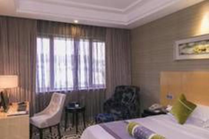 Room 14 of 73