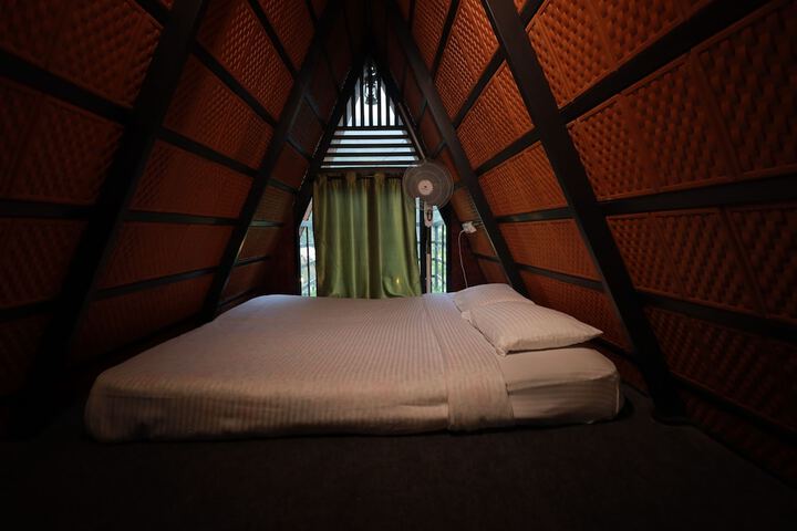 Room 23 of 81