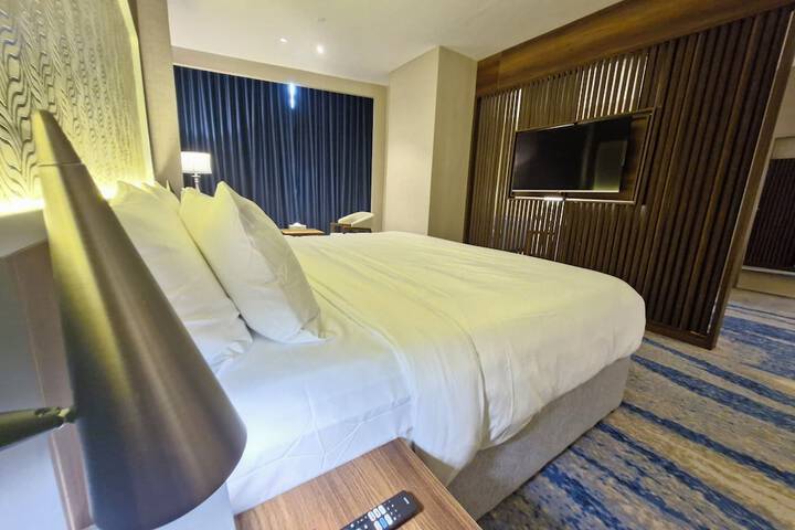 Room 34 of 62