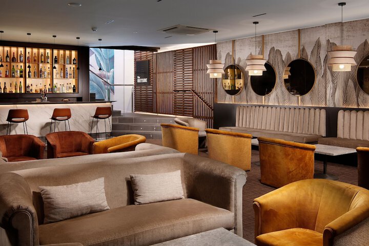 Lounge 80 of 119