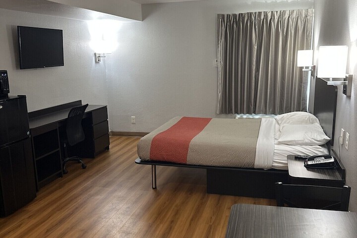 Room 40 of 123