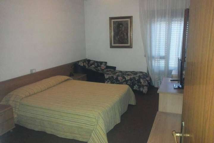 Room 15 of 34