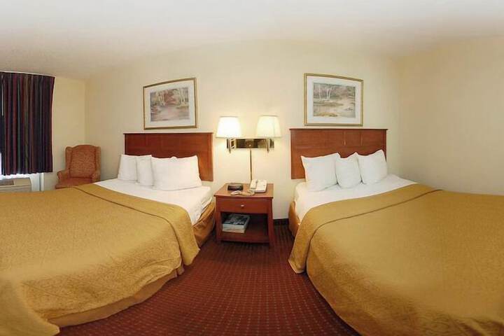 2 Double Beds (7 of 10)