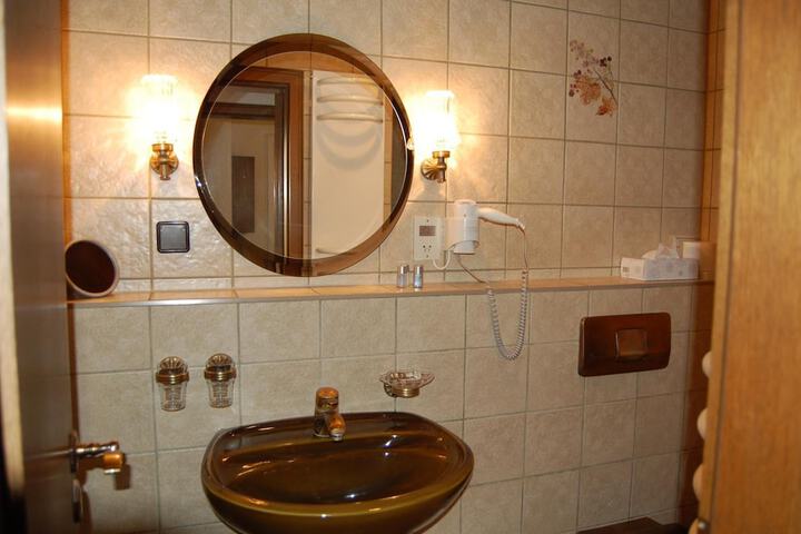 Room 35 of 52