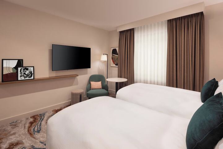 Room 53 of 178