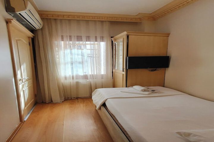 Room 3 of 67