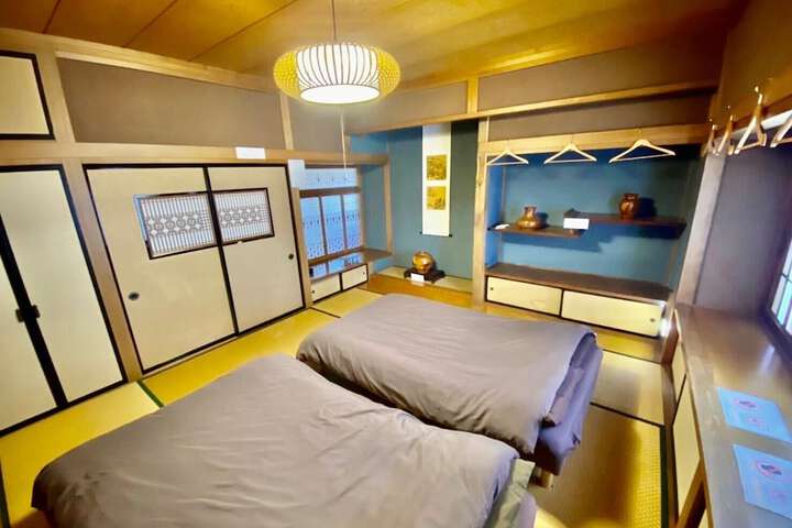 Room 6 of 33