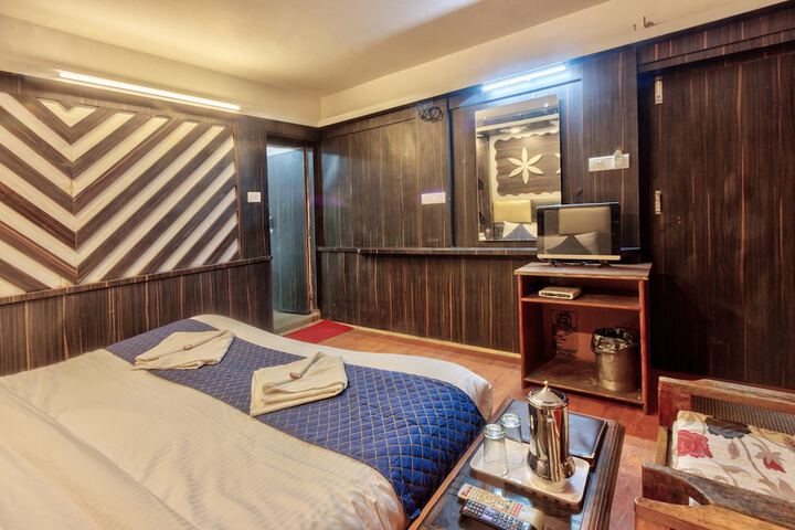 Room 50 of 133