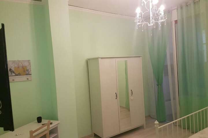 Room 11 of 17