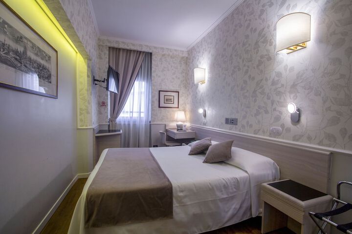 Room 42 of 93