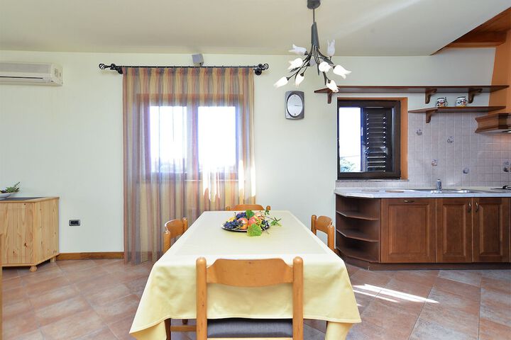 Room 40 of 79