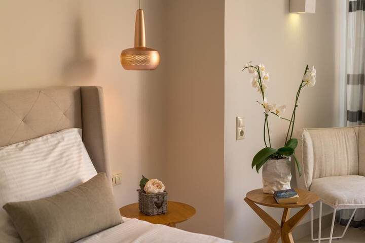 Room 12 of 30