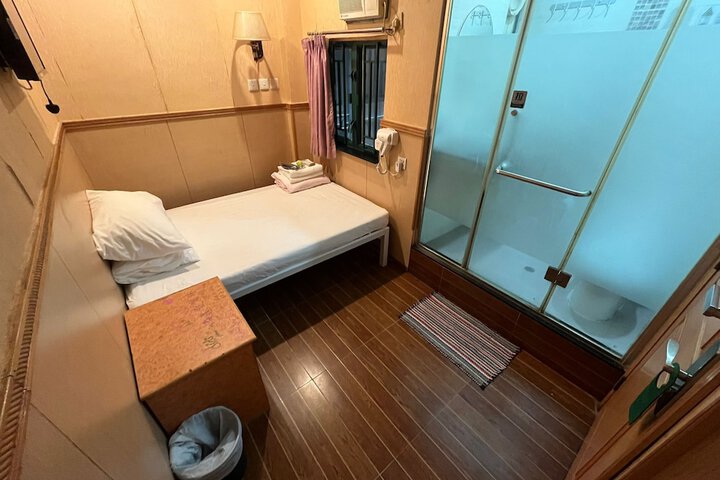 Room 16 of 49