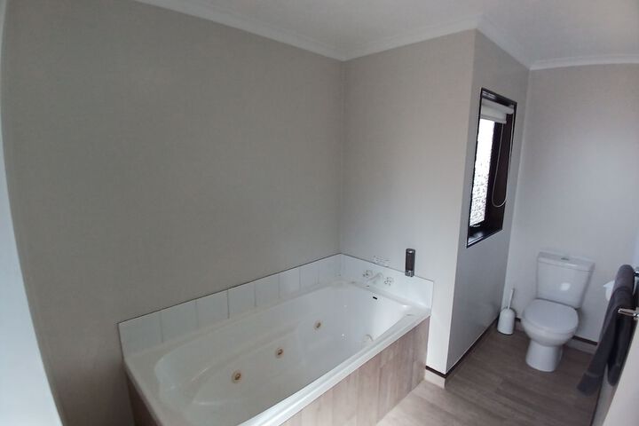 Room 83 of 120