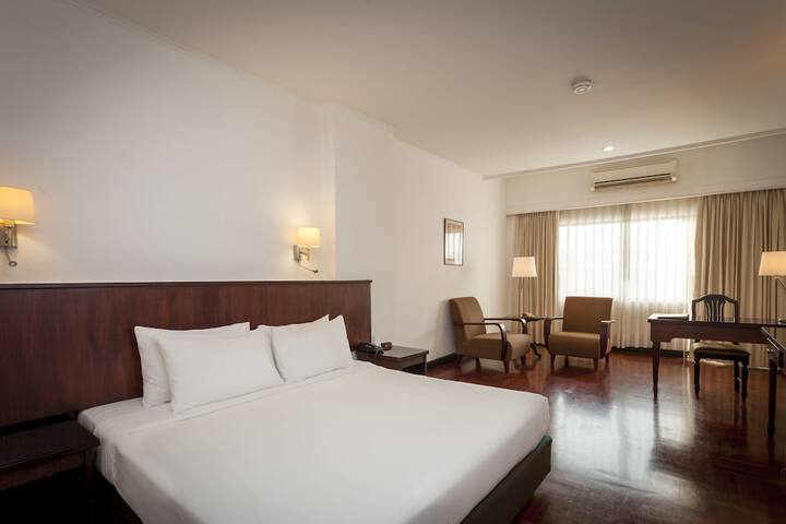 Room 21 of 106