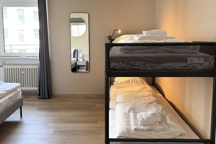 Room 53 of 93