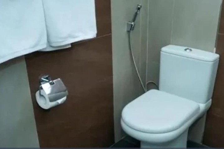 Room 14 of 22