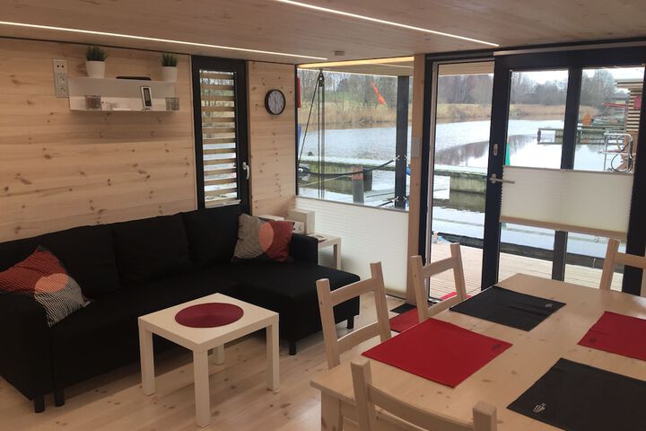 Room 10 of 65
