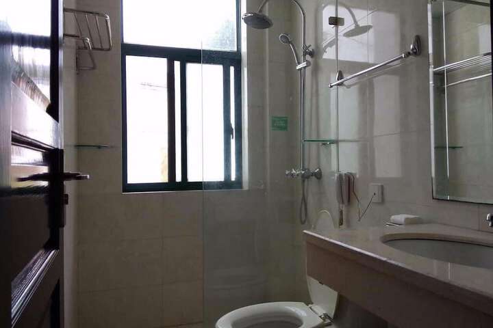 Room 18 of 27