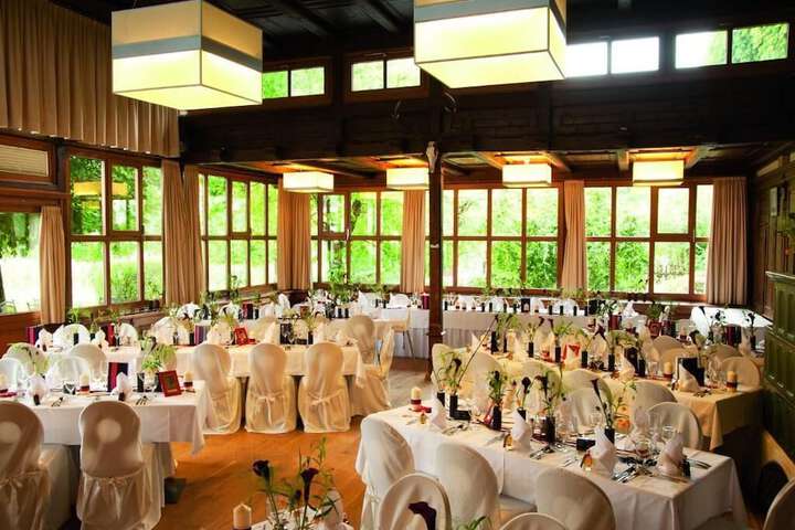 Ballroom/Hall 26 of 28