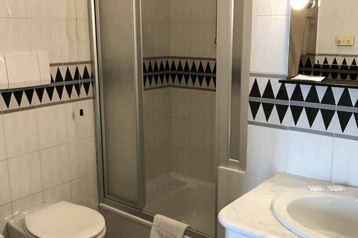 Room 29 of 38