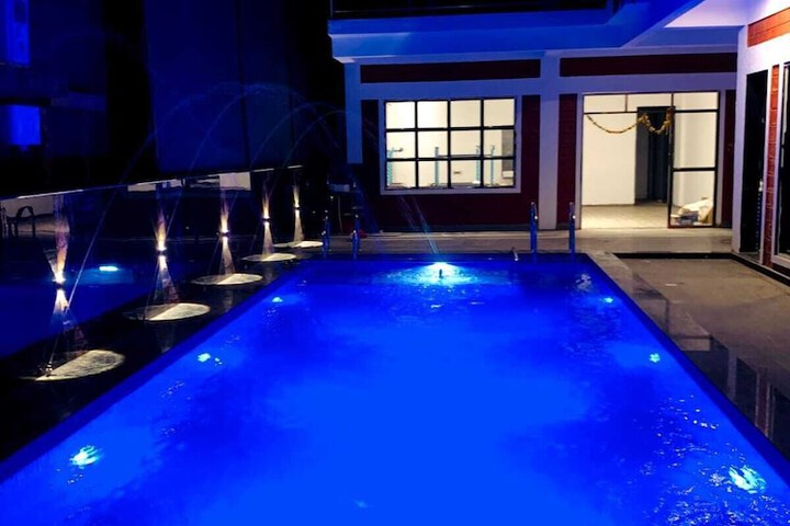 Pool 17 of 23