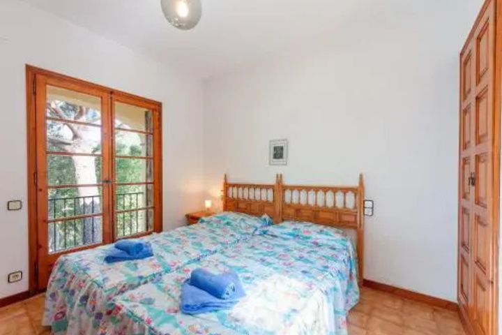 Room 4 of 17