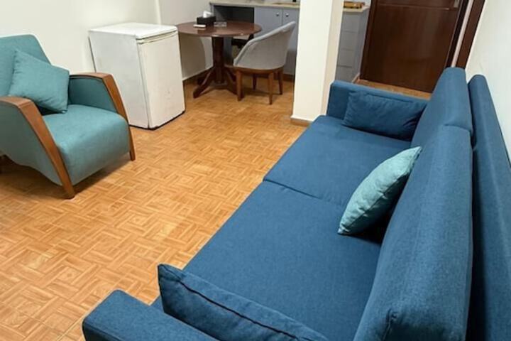 Room 13 of 16