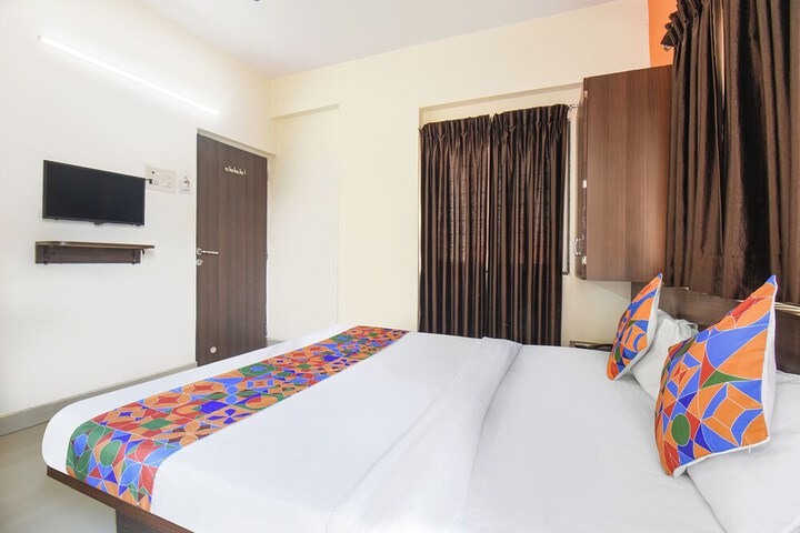Room 14 of 15