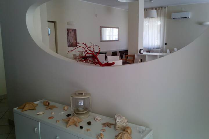 Room 3 of 62