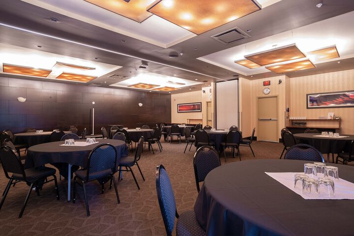 Ballroom/Hall 56 of 63