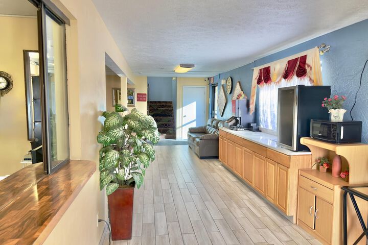Entrance & Lobby