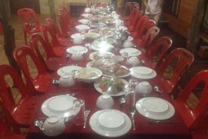 Dining 30 of 37