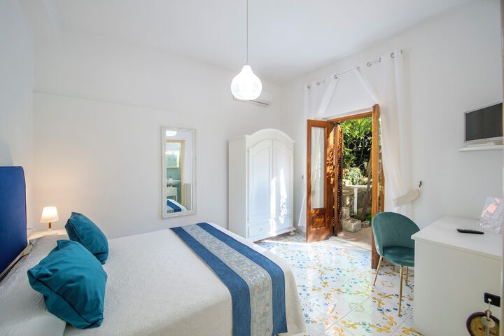 Room 4 of 22