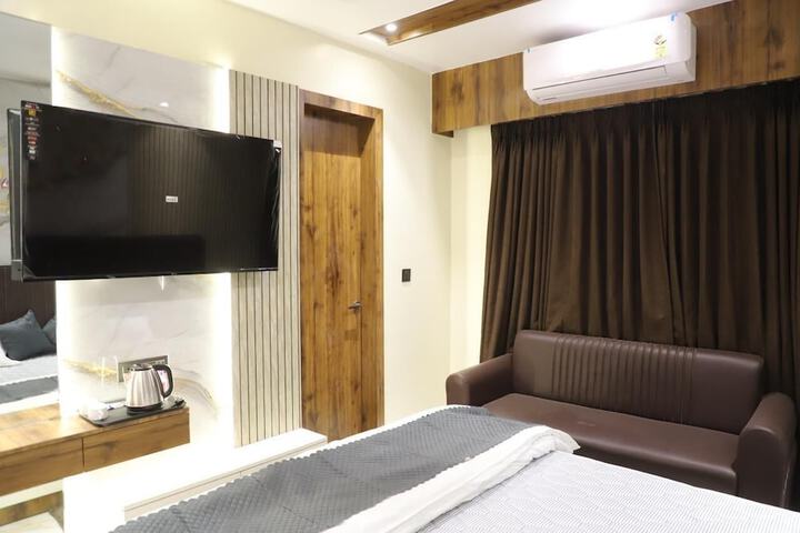 Room 18 of 35