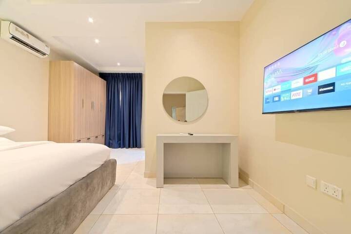 Room 2 of 31