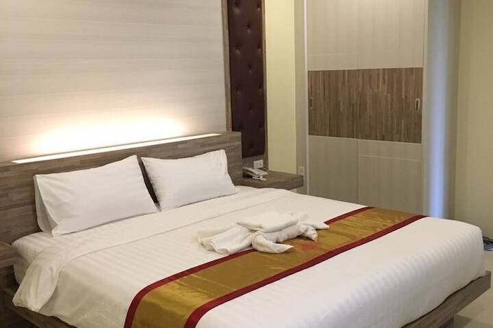 Room 9 of 24