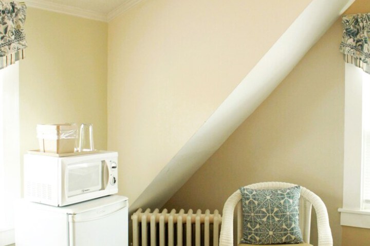 Room 17 of 230